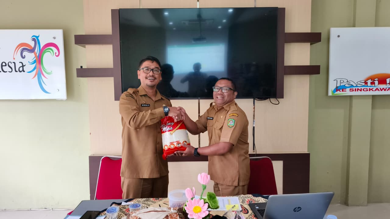 pemberian-reward-kepada-pelaksana-pelayanan